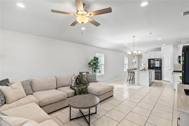 Welcome to easy living at 7629 Shadow Rider Lane! This - photo 4