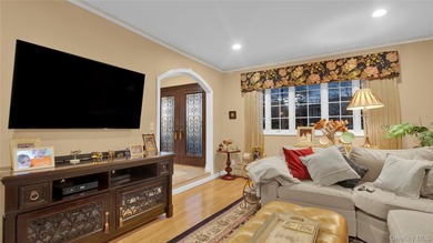 Located in Merrick, this spacious 4 Bedroom, 2.5 Bathroom - photo 16
