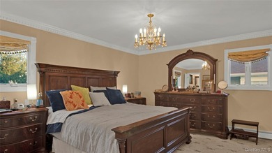 Located in Merrick, this spacious 4 Bedroom, 2.5 Bathroom - photo 27
