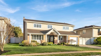Located in Merrick, this spacious 4 Bedroom, 2.5 Bathroom - photo 35