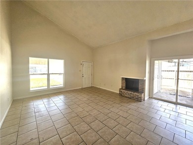 Well-maintained duplex in the heart of Ingleside offering two - photo 4