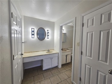 Well-maintained duplex in the heart of Ingleside offering two - photo 9