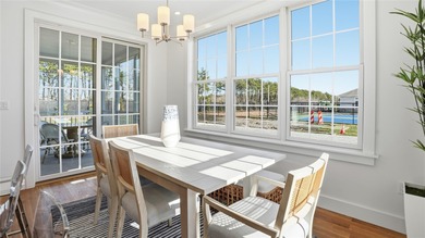 Welcome to The Townes at Ketchaponack in Westhampton Beach, a - photo 9