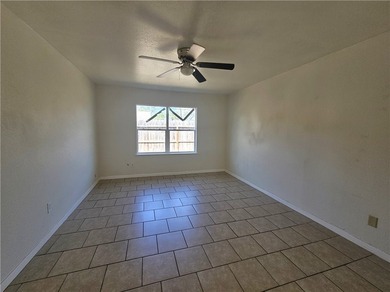 Well-maintained duplex in the heart of Ingleside offering two - photo 10
