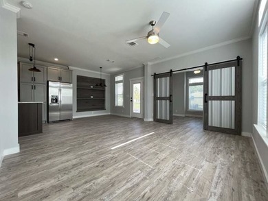 Additional listing photo 4
