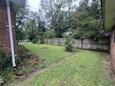 Move right into this beautifully updated 3 bedroom, 2.5 bathroom - photo 11