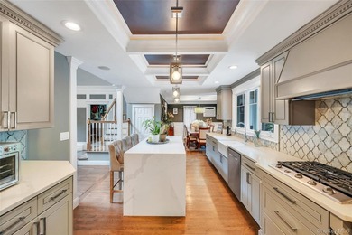 Custom-built and thoughtfully designed, this exceptional home - photo 11