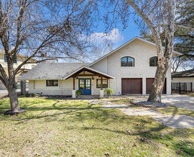 Don't miss out on this beautifully renovated home on open water - photo 2