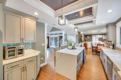 Custom-built and thoughtfully designed, this exceptional home - photo 12
