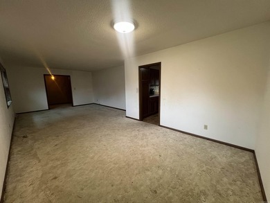 Move right into this beautifully updated 3 bedroom, 2.5 bathroom - photo 15