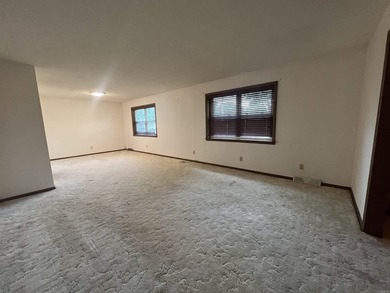 Move right into this beautifully updated 3 bedroom, 2.5 bathroom - photo 17