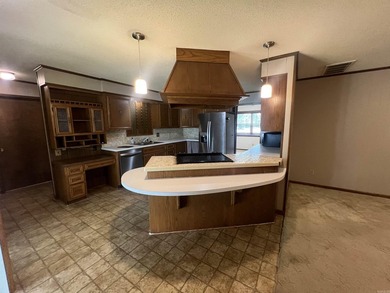 Move right into this beautifully updated 3 bedroom, 2.5 bathroom - photo 19