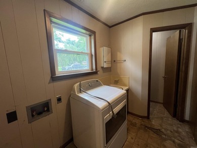 Move right into this beautifully updated 3 bedroom, 2.5 bathroom - photo 24