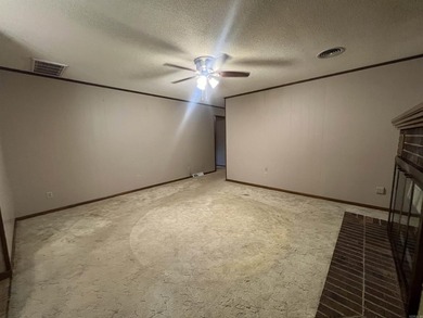 Move right into this beautifully updated 3 bedroom, 2.5 bathroom - photo 25