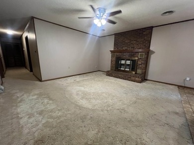 Move right into this beautifully updated 3 bedroom, 2.5 bathroom - photo 26