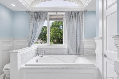 Custom-built and thoughtfully designed, this exceptional home - photo 29