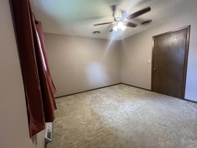 Move right into this beautifully updated 3 bedroom, 2.5 bathroom - photo 30