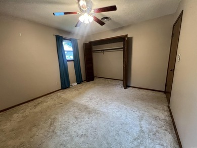 Move right into this beautifully updated 3 bedroom, 2.5 bathroom - photo 35