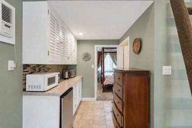 Custom-built and thoughtfully designed, this exceptional home - photo 35