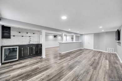 Custom-built and thoughtfully designed, this exceptional home - photo 40