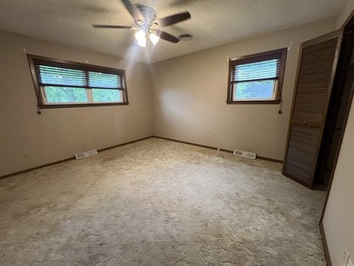 Move right into this beautifully updated 3 bedroom, 2.5 bathroom - photo 41