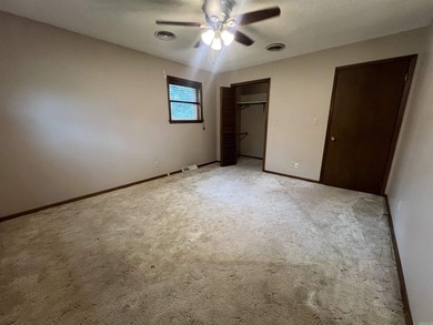 Move right into this beautifully updated 3 bedroom, 2.5 bathroom - photo 44