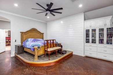 Nestled away from the hustle and bustle, this property offers - photo 44