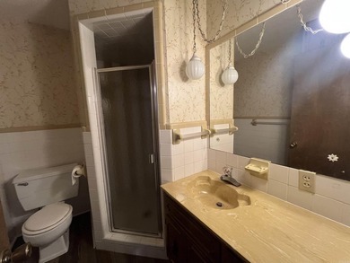 Move right into this beautifully updated 3 bedroom, 2.5 bathroom - photo 45
