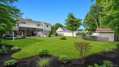 Custom-built and thoughtfully designed, this exceptional home - photo 45