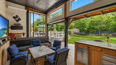 Custom-built and thoughtfully designed, this exceptional home - photo 47
