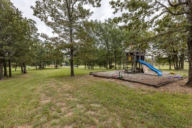 Nestled away from the hustle and bustle, this property offers - photo 56