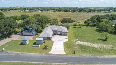 DISCOVER CASUAL, ELEGANT LAKE LIVING WITH THIS BEAUTIFULLY - photo 2