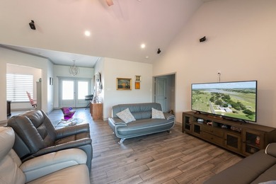 DISCOVER CASUAL, ELEGANT LAKE LIVING WITH THIS BEAUTIFULLY - photo 6