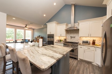 DISCOVER CASUAL, ELEGANT LAKE LIVING WITH THIS BEAUTIFULLY - photo 8