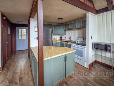 Discover a beautifully renovated and fully furnished 3-bedroom - photo 11