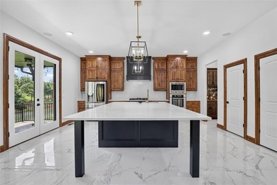 Luxury Waterfront Living in Cascata Falls Perfectly positioned - photo 11