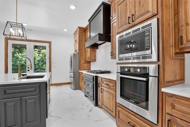 Luxury Waterfront Living in Cascata Falls Perfectly positioned - photo 15
