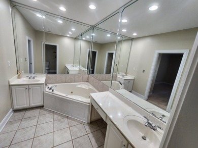 Come and look at this beautiful 3 bedroom, 2.5 bath townhome in - photo 17
