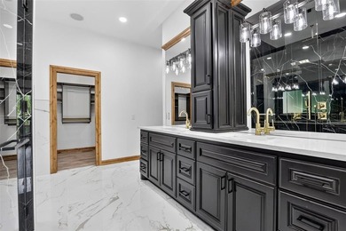 Luxury Waterfront Living in Cascata Falls Perfectly positioned - photo 23