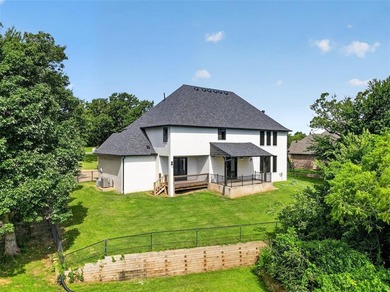 Luxury Waterfront Living in Cascata Falls Perfectly positioned - photo 48