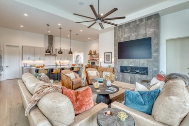 Unrivaled Sophistication in the Heart of Summit Rock! Step into - photo 8