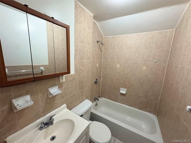 Discover the perfect blend of residential comfort and rental - photo 4