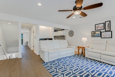 Beautifully remodeled waterfront townhome in Horseshoe Bay West - photo 5