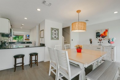 Beautifully remodeled waterfront townhome in Horseshoe Bay West - photo 7