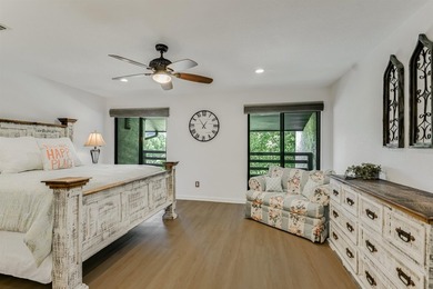 Beautifully remodeled waterfront townhome in Horseshoe Bay West - photo 10