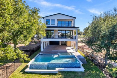 Lake LBJ Home For Sale in Kingsland Texas