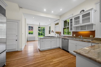Prime Southeast Evanston:  A Masterpiece of History and Refined - photo 12