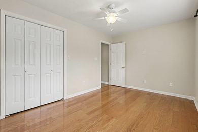 Welcome to this charming 3 bedroom, 2 bathroom ranch style home - photo 23
