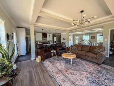 A private mountain escape with 2 homes! Set on 12 breathtaking - photo 5