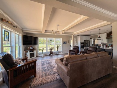 A private mountain escape with 2 homes! Set on 12 breathtaking - photo 7